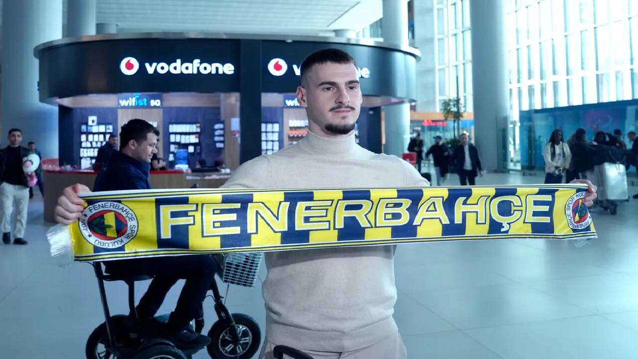 Fenerbahçe'de Slavia Prag maçının ardından ayrılık kesinleşti: 21 aydır forma giymiyor, Aziz Yıldırım 7 milyon euroluk yıldızı sildi! 5